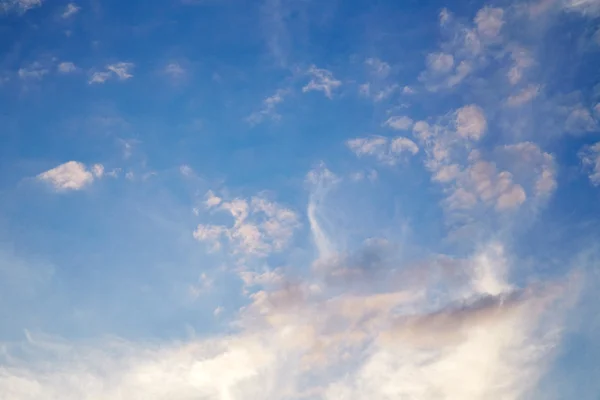 Blue cloudy sky — Stock Photo, Image