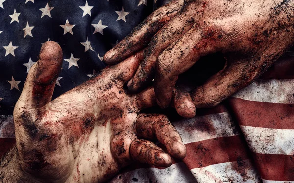 血と埃で人間の手 — ストック写真