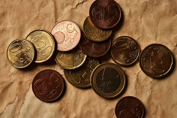 Pocas Monedas Euro Sobre Superficie Papel Envejecido — Foto de Stock