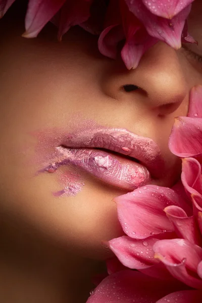 Çiçekli Güzellik Portresi — Stok fotoğraf