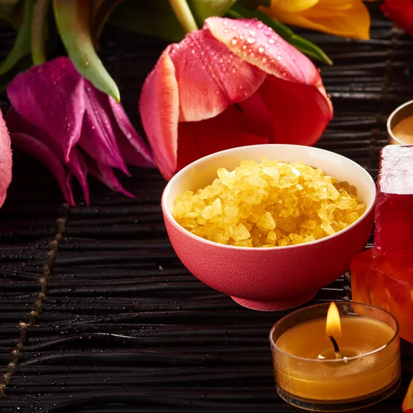 Wellness-Stillleben mit Tulpen — Stockfoto