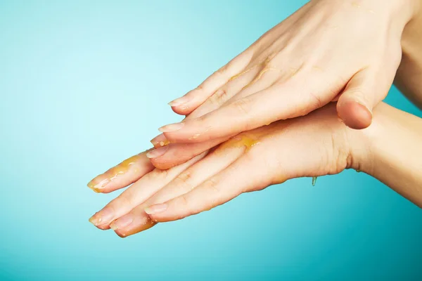 Woman's hands — Stock Photo, Image