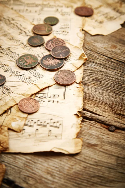 Bodegón vintage con monedas antiguas — Foto de Stock