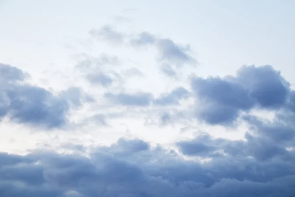 Большие облака в небе — стоковое фото