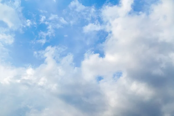 Nuvole nel cielo — Foto Stock