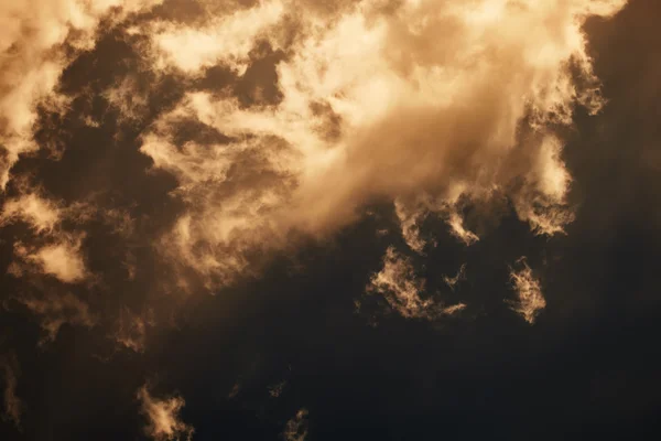 Fırtınalı bulutlar gökyüzü — Stok fotoğraf