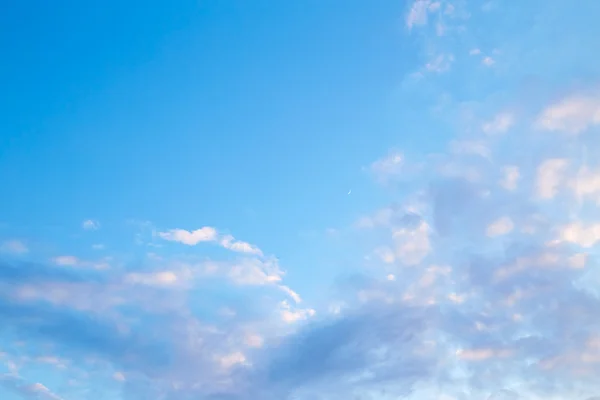 Avondlucht met wolken — Stockfoto