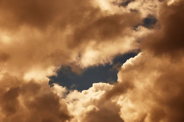 Sky with stormy clouds — Stock Photo, Image