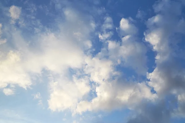 Nori pe cer — Fotografie, imagine de stoc