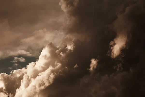 Stürmischer Himmel — Stockfoto