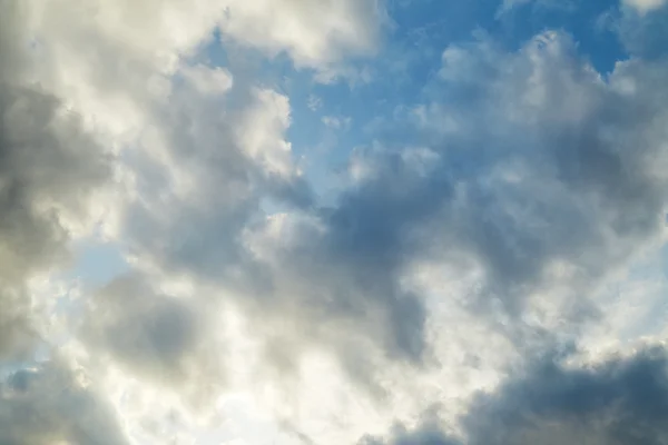 Бушующие облака — стоковое фото