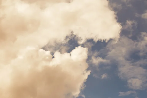 Céu azul nublado — Fotografia de Stock