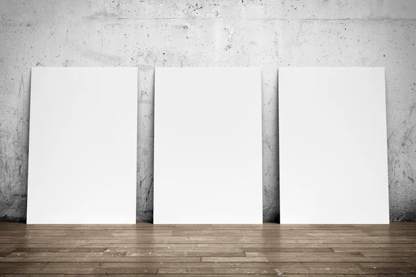 Beton duvar beyaz posterler — Stok fotoğraf