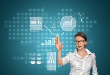 Ekran simgeleri ile irtibatta kız