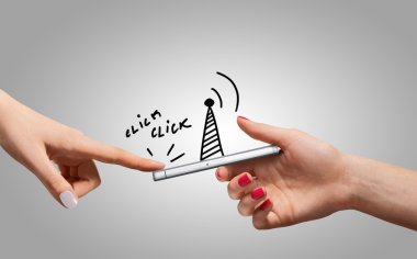 Ellerini tutar ve değmek smartphone