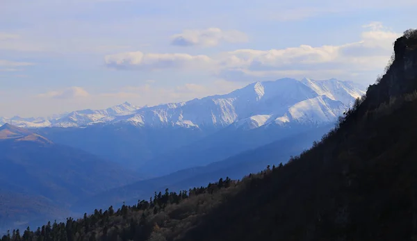 Foto Hermoso Paisaje Otoñal Con Montañas Colinas Cáucaso — Foto de Stock