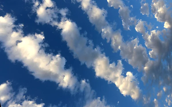Foto Hermoso Cielo Azul Inusual Con Nubes — Foto de Stock