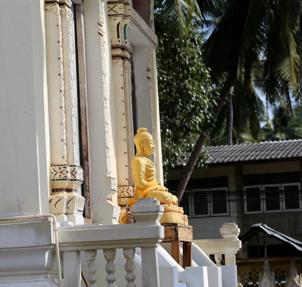 Photos temple of the Golden Buddha — Stock Photo, Image