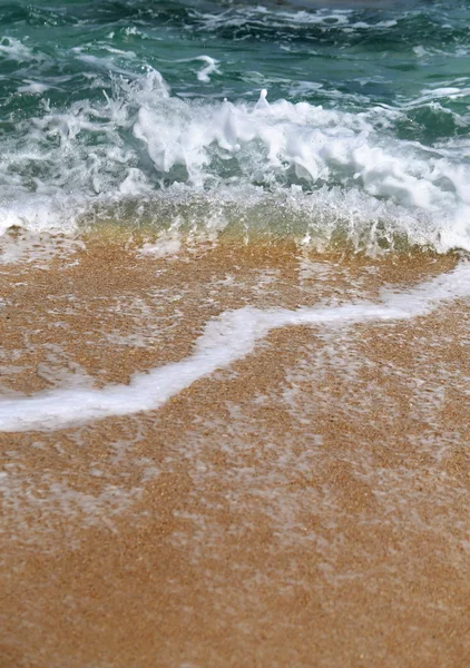 Ondas do mar e praia — Fotografia de Stock