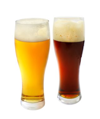 Bir bardak koyu bira.