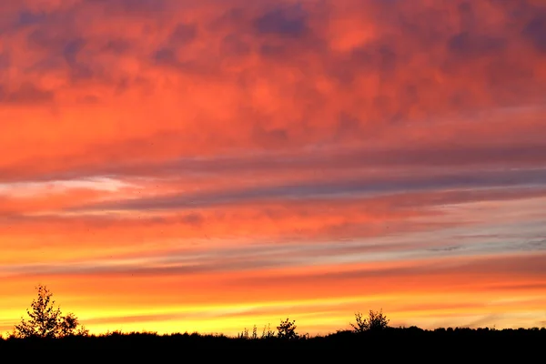 Foto puesta del sol cielo — Foto de Stock