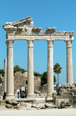 Apollo Türkiye'de yan
