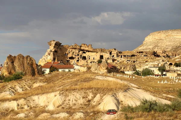 Gyönyörű kúpos hegy Cappadocia, Törökország — Stock Fotó