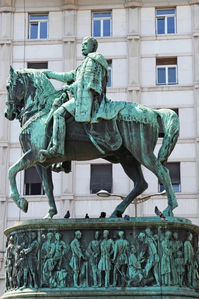 Статую князя Michael на площі Республіки, Белград — стокове фото