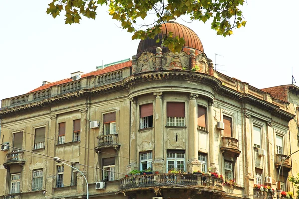 Antiguo hermoso edificio en el centro de Belgrado, Serbia —  Fotos de Stock