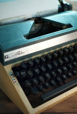 Eski daktilo yazdırmaya hazır