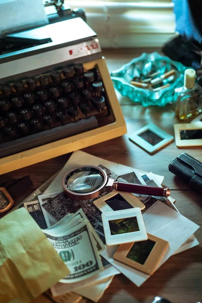 Escritorio Detective Privado Bodegón Negro Con Teléfono Vintage Máquina Escribir — Foto de Stock