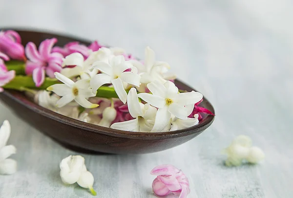 Ajuste de flores de spa con jacinto —  Fotos de Stock