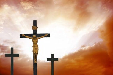 Crucifixion.Christian çapraz üzerinde dramatik kırmızı cennet