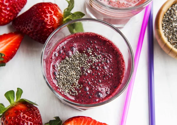 Batido de fresa con semillas de chía — Foto de Stock