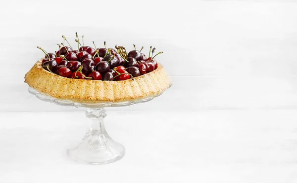 Вкусный вишнёвый пирог — стоковое фото