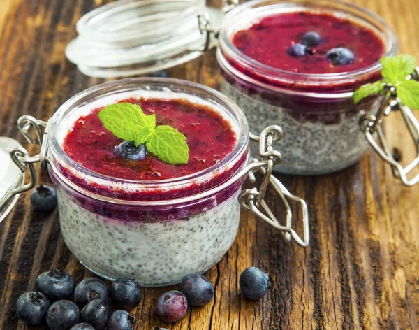 Purea di mirtilli con pudding chia — Foto Stock