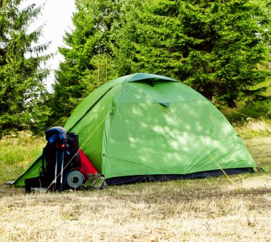 Camping.Mountain çizme, çadır ve sırt çantası