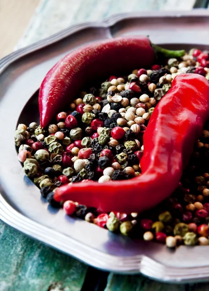 Peper met chilipepers — Stockfoto