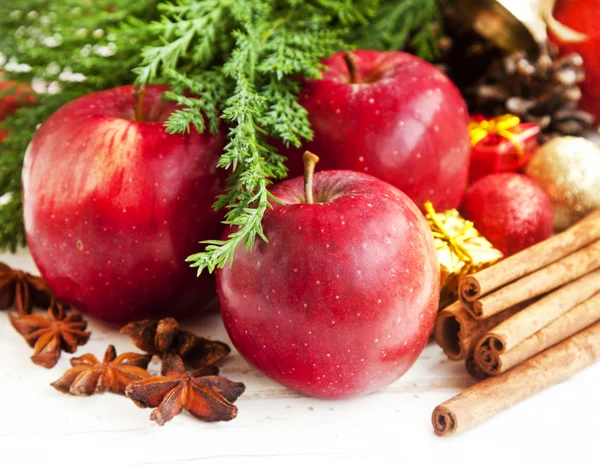 Christmas Sweet Red Apples with Spices — Stock Photo, Image