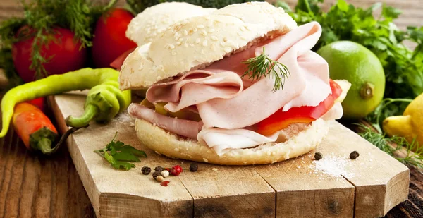 Sandwiches de Jamón con Verduras — Foto de Stock