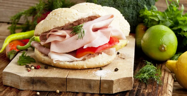 Sandwiches de Jamón con Verduras — Foto de Stock