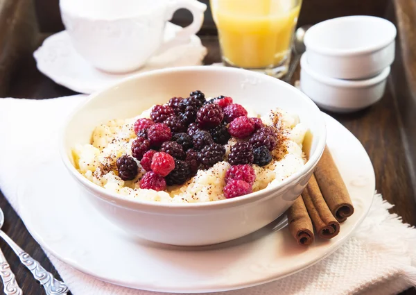 Rice Pudding with Berries Fruits — Stock Photo, Image