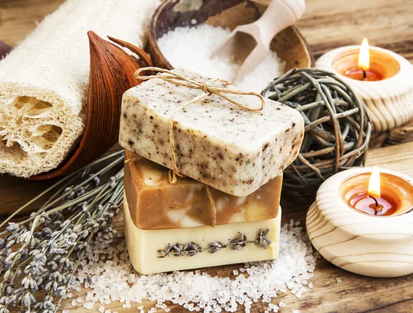 Naturliga Soap.Homemade Spa miljö med kroppsvård produkter — Stockfoto