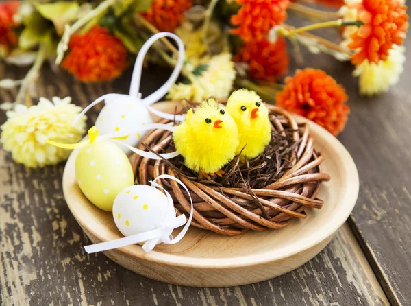 Paskalya tavuk ve yumurta — Stok fotoğraf