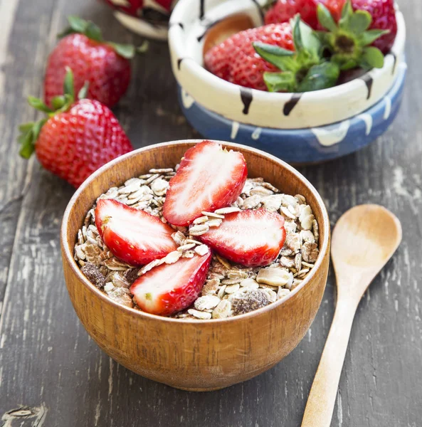 Desayuno con Muesli y Frutas de Fresa — Foto de Stock