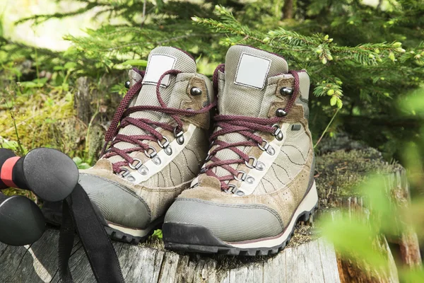 Botas de senderismo al aire libre —  Fotos de Stock