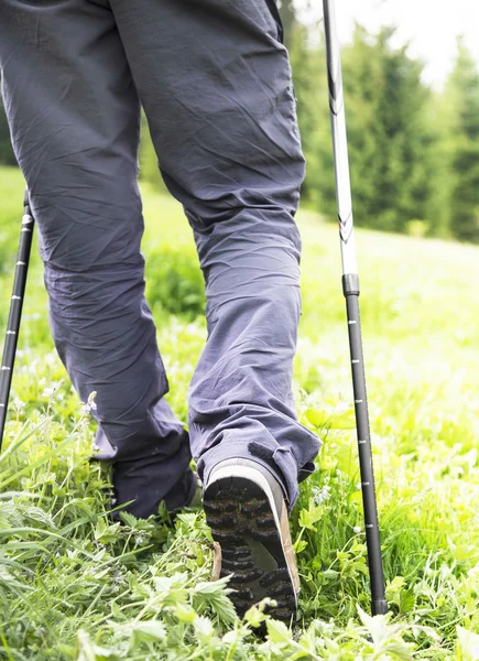 Utomhus Mountain Hiker — Stockfoto