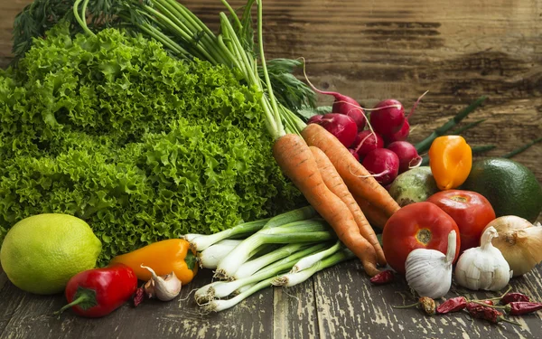 Bio zelenina sklizní, sortiment zdravé zeleniny — Stock fotografie