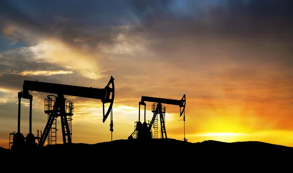 Ausrüstung zur Ölgasförderung — Stockfoto