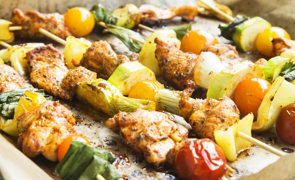 Chicken and Vegetables Skewers Grilled — Stock Photo, Image